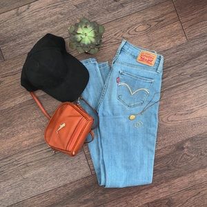 Levi’s 535 Super Skinny Light Wash Jeans